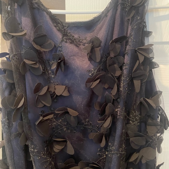 Tahari gown - Picture 6 of 9